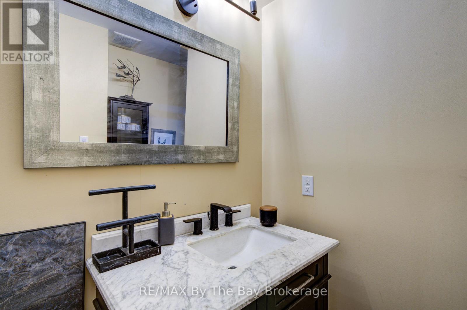 32 1st Lane, Wasaga Beach, Ontario  L9Z 2G3 - Photo 21 - S13657638