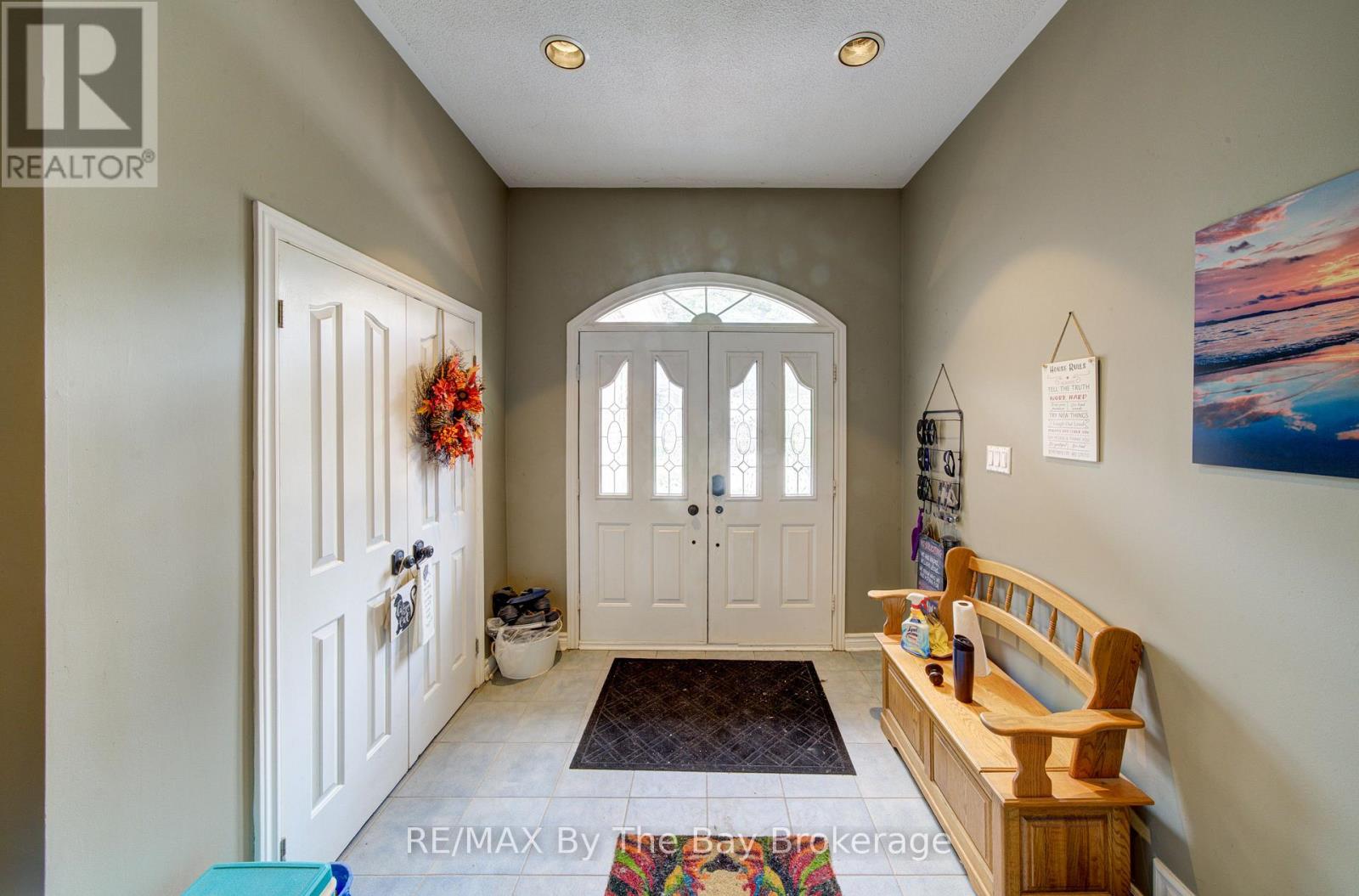 32 1st Lane, Wasaga Beach, Ontario  L9Z 2G3 - Photo 3 - S13657638
