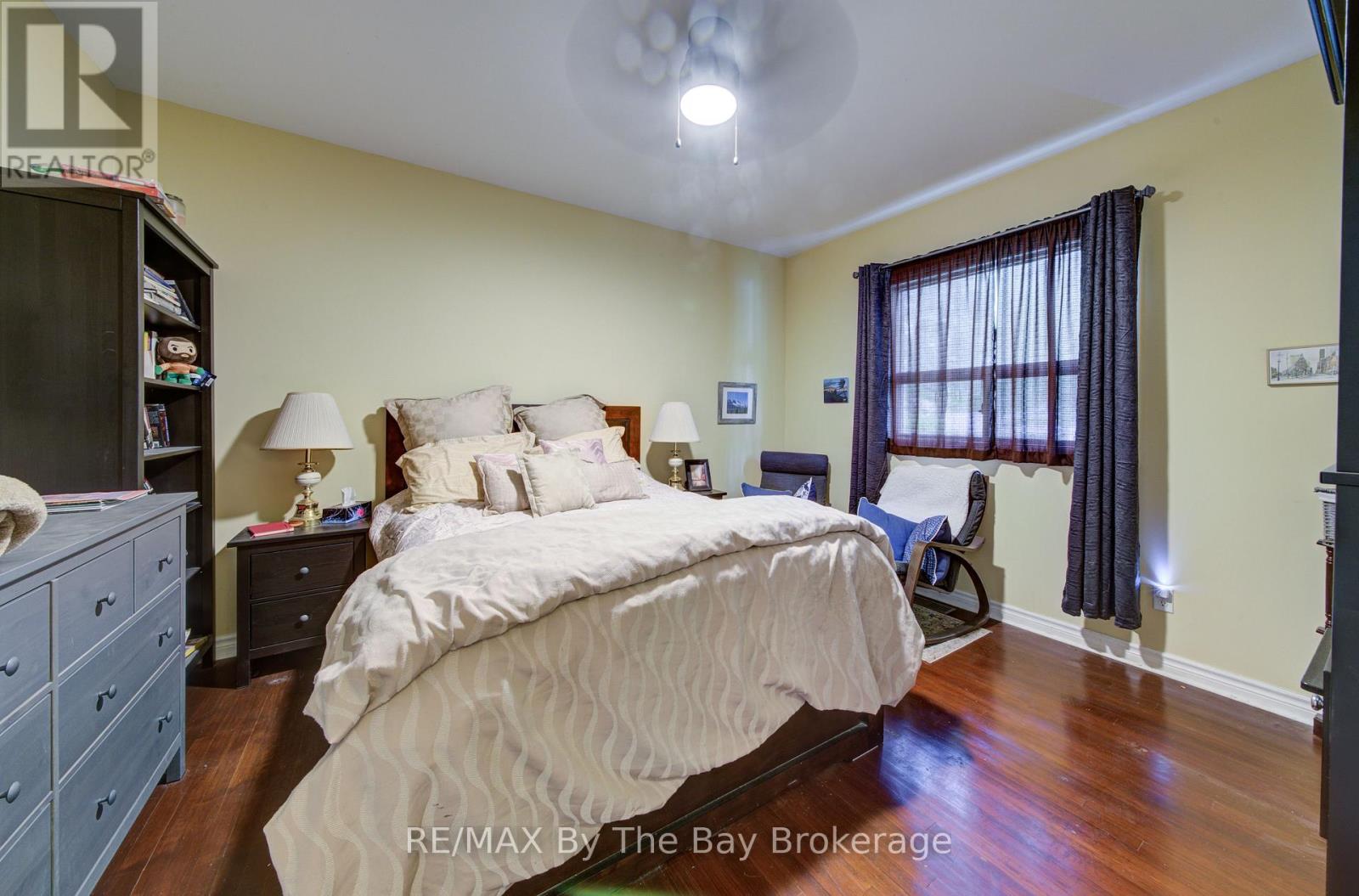 32 1st Lane, Wasaga Beach, Ontario  L9Z 2G3 - Photo 9 - S13657638