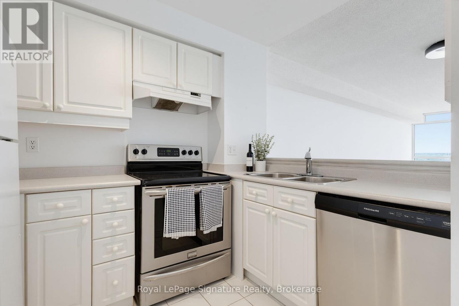 1407 - 1276 Maple Crossing Boulevard, Burlington (Brant), Ontario  L7S 2J9 - Photo 7 - W13657640