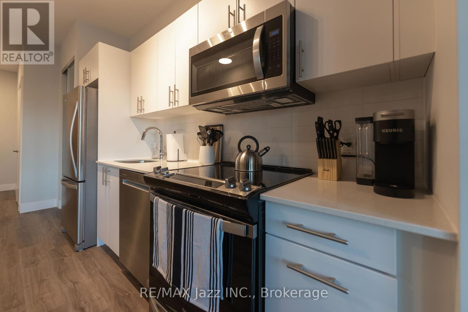 1401 - 80 Bond Street E, Oshawa, Ontario  L1G 0E6 - Photo 4 - E13657618