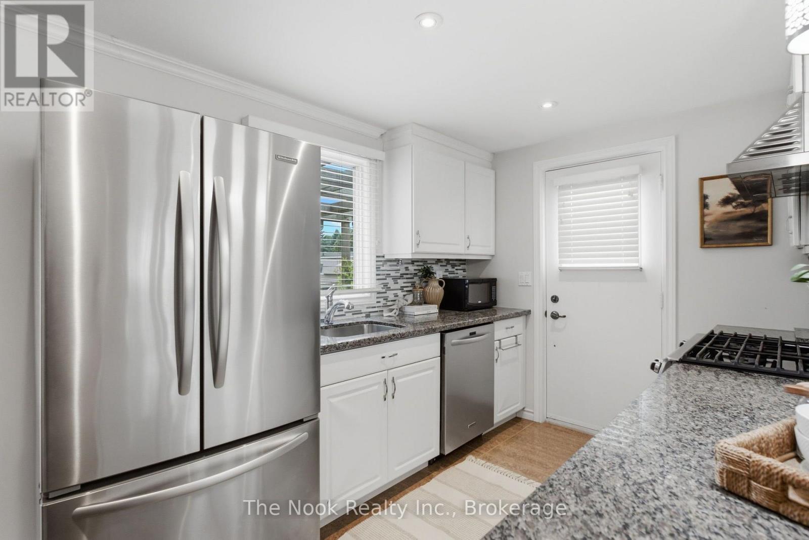 7 Pineridge Crescent, Clarington, Ontario  L1B 1B9 - Photo 12 - E13657650