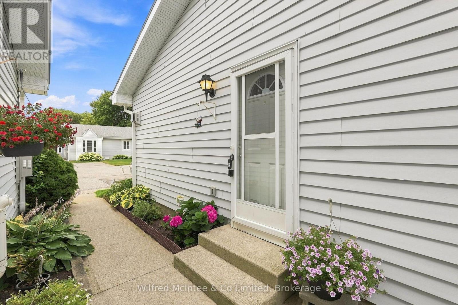 12 - 303 Waterloo Street, Saugeen Shores, Ontario  N0H 2C1 - Photo 6 - X13657498