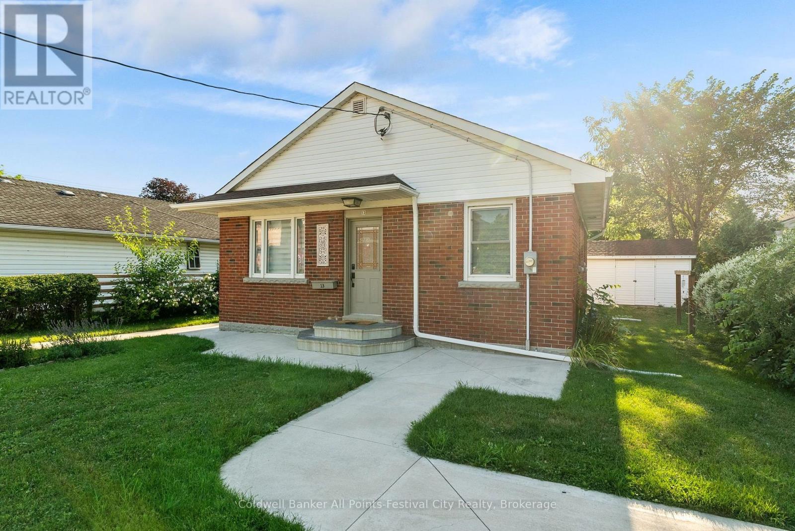 13 Waterloo Street N, Goderich (Goderich (Town)), Ontario  N7A 2W1 - Photo 1 - X13657548