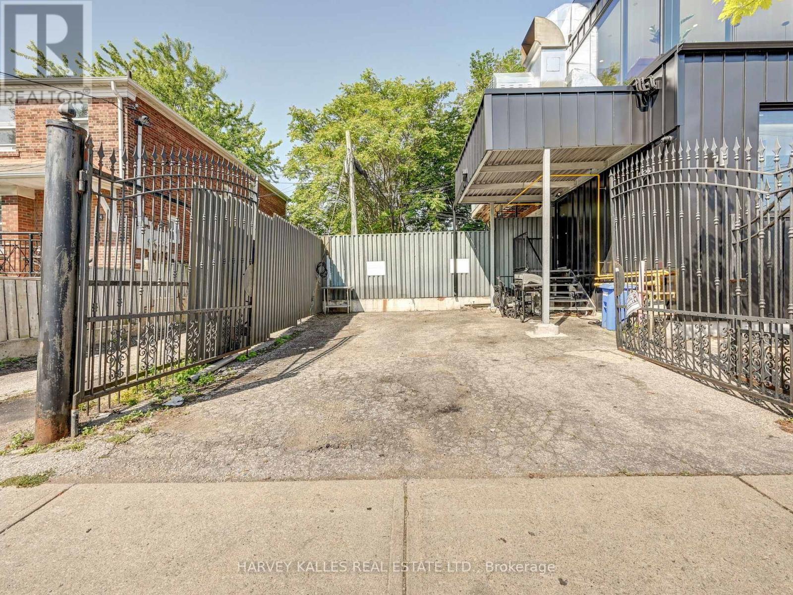 885 Dundas Street W, Toronto, Ontario  M6J 1B9 - Photo 36 - C13657578
