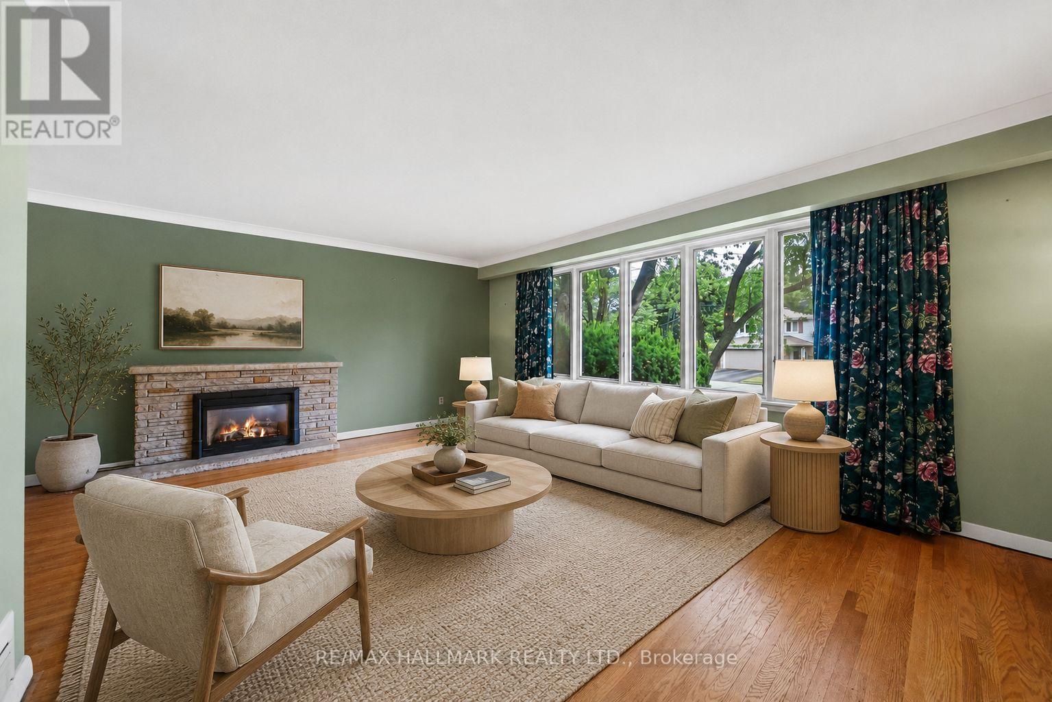 17 Greenyards Drive, Toronto, Ontario  M2M 2R7 - Photo 4 - C13657590