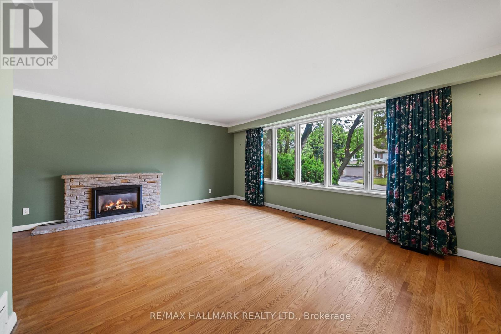 17 Greenyards Drive, Toronto, Ontario  M2M 2R7 - Photo 5 - C13657590