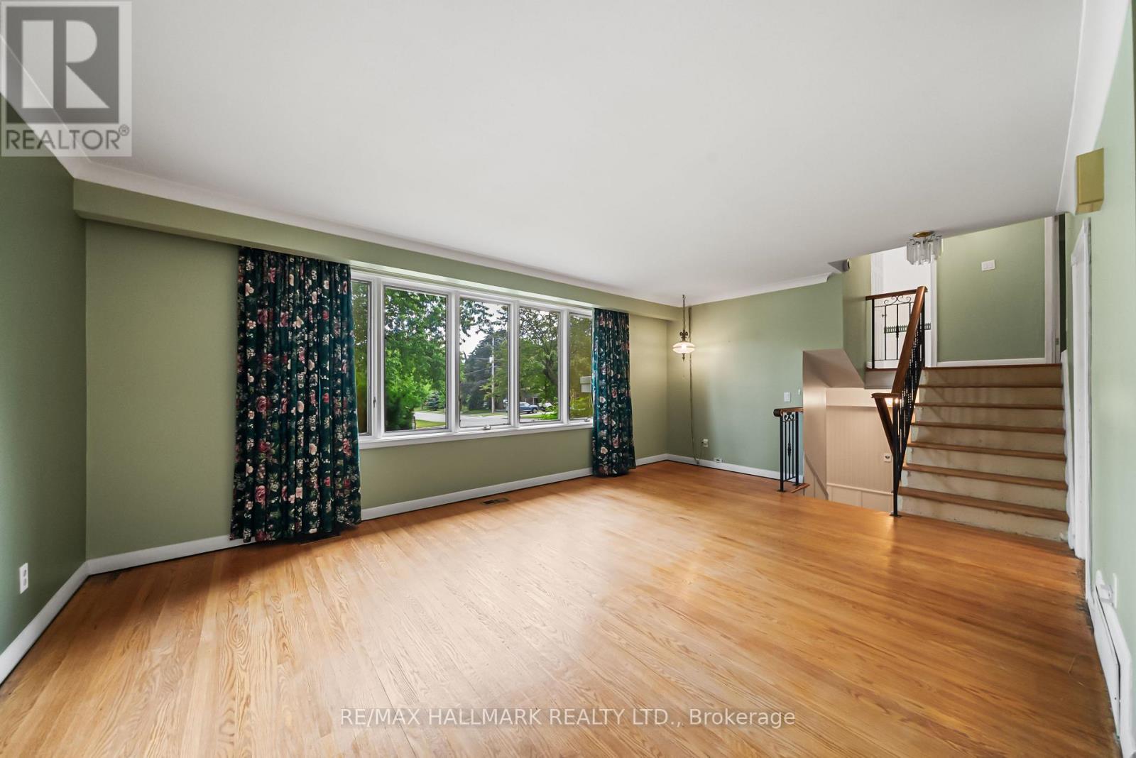 17 Greenyards Drive, Toronto, Ontario  M2M 2R7 - Photo 6 - C13657590