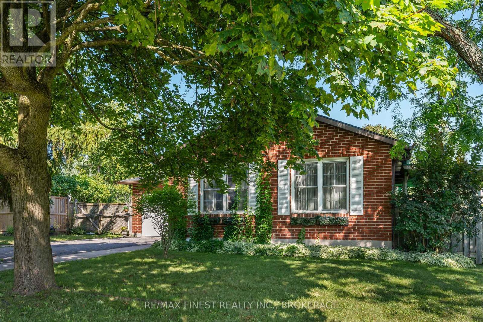 105 Grenadier Drive, Kingston, Ontario  K7K 6E7 - Photo 2 - X13657506
