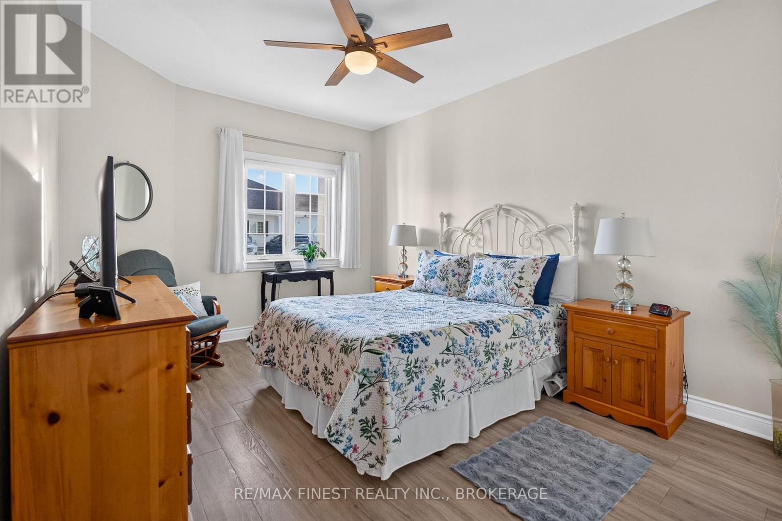 52 Lowry Place, Loyalist, Ontario  K7N 0E2 - Photo 12 - X13657574