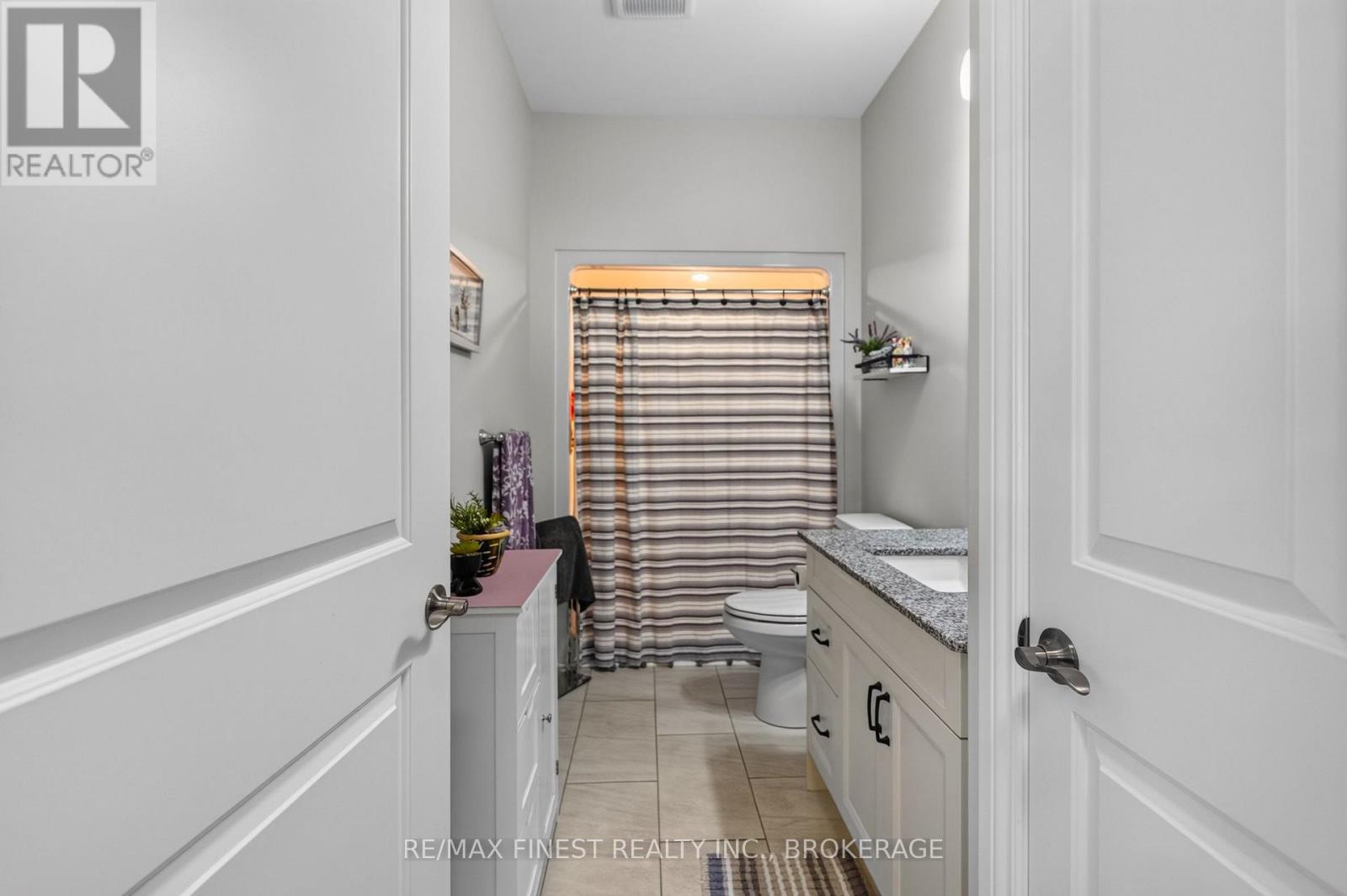52 Lowry Place, Loyalist, Ontario  K7N 0E2 - Photo 14 - X13657574