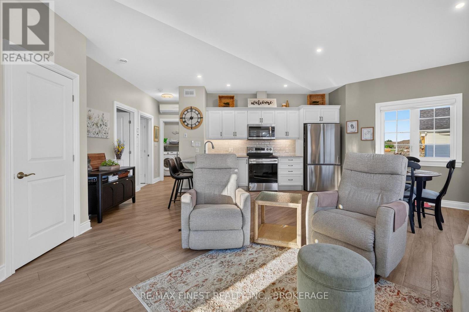 52 Lowry Place, Loyalist, Ontario K7N 0E2 - Photo 4 - X13657574