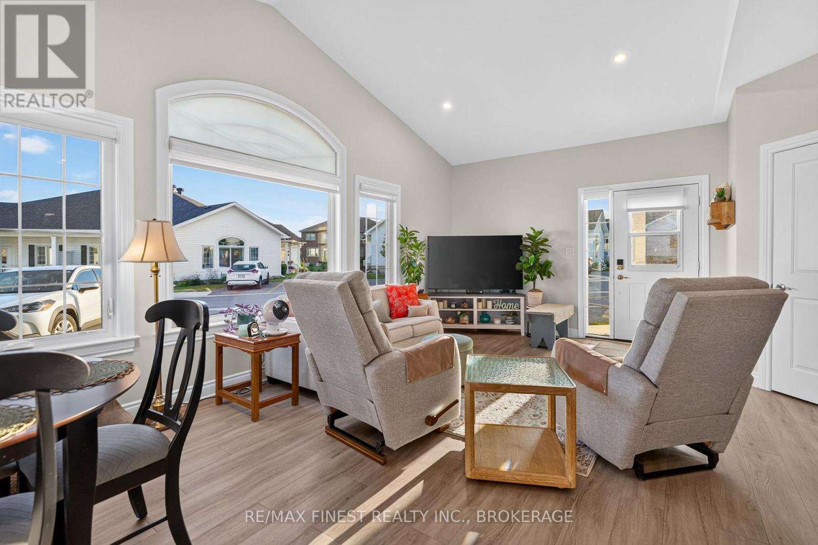 52 Lowry Place, Loyalist, Ontario K7N 0E2 - Photo 5 - X13657574