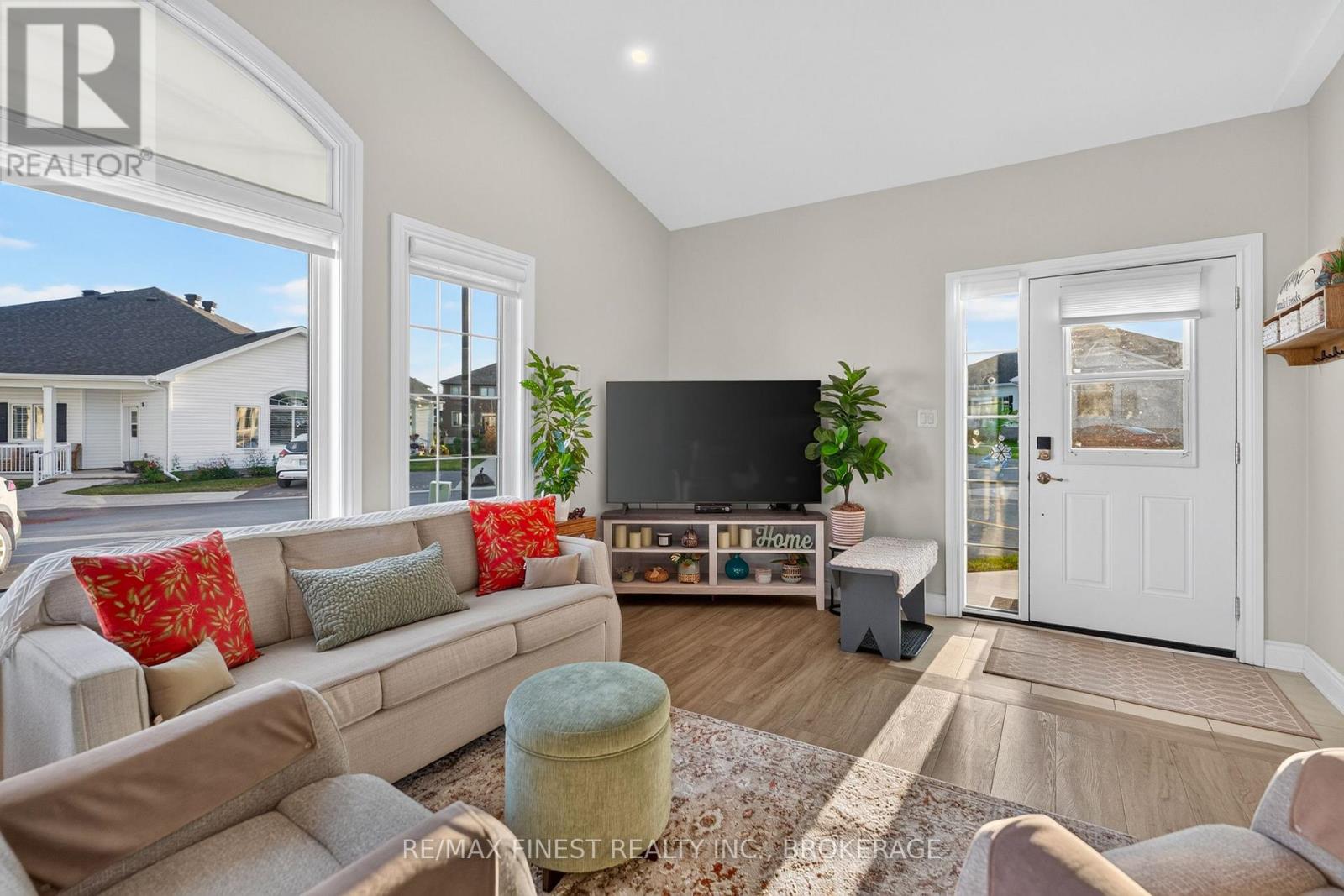 52 Lowry Place, Loyalist, Ontario K7N 0E2 - Photo 6 - X13657574