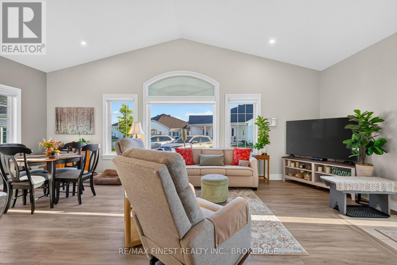 52 Lowry Place, Loyalist, Ontario  K7N 0E2 - Photo 8 - X13657574