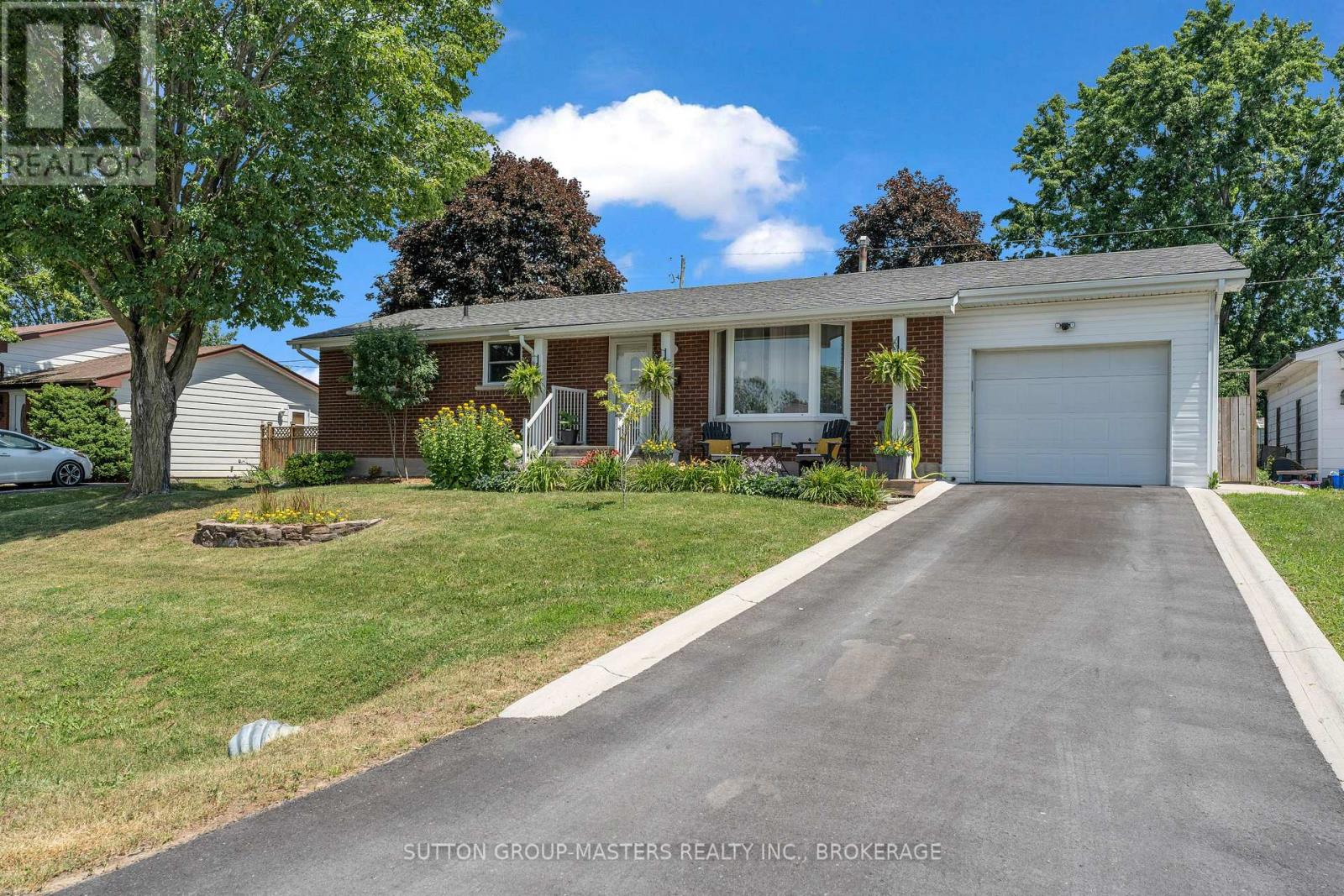 11 Chesterfield Drive, Loyalist, Ontario  K7N 1M3 - Photo 1 - X13657624