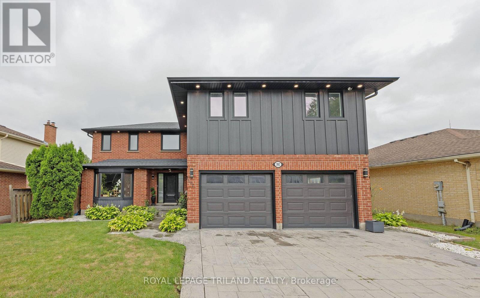 202 PINE VALLEY DRIVE, London South, Ontario