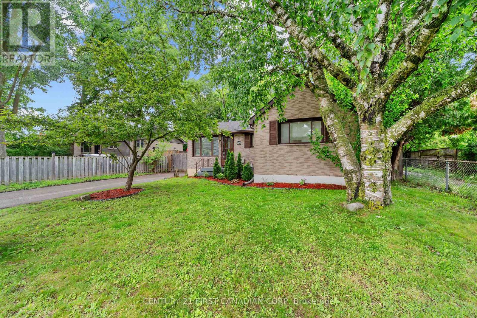 54 Manitoulin Drive, London East, Ontario  N5W 1M4 - Photo 1 - X13657598