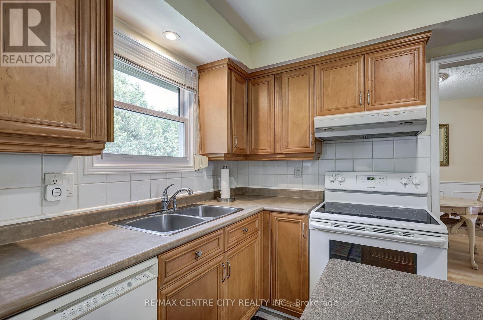 48 Clarendon Crescent, London South, Ontario  N6C 5B8 - Photo 11 - X13657698