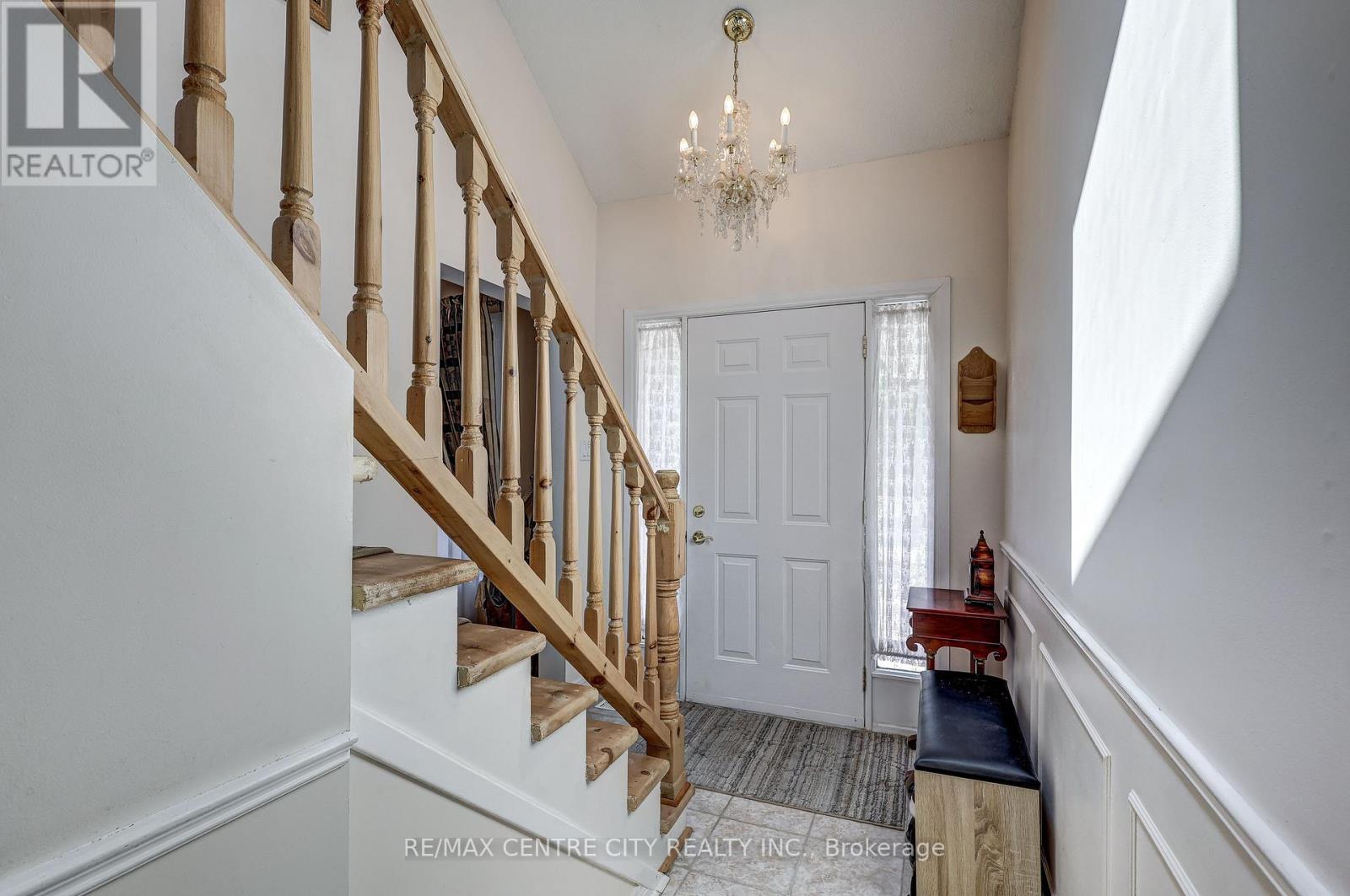 48 Clarendon Crescent, London South, Ontario  N6C 5B8 - Photo 5 - X13657698