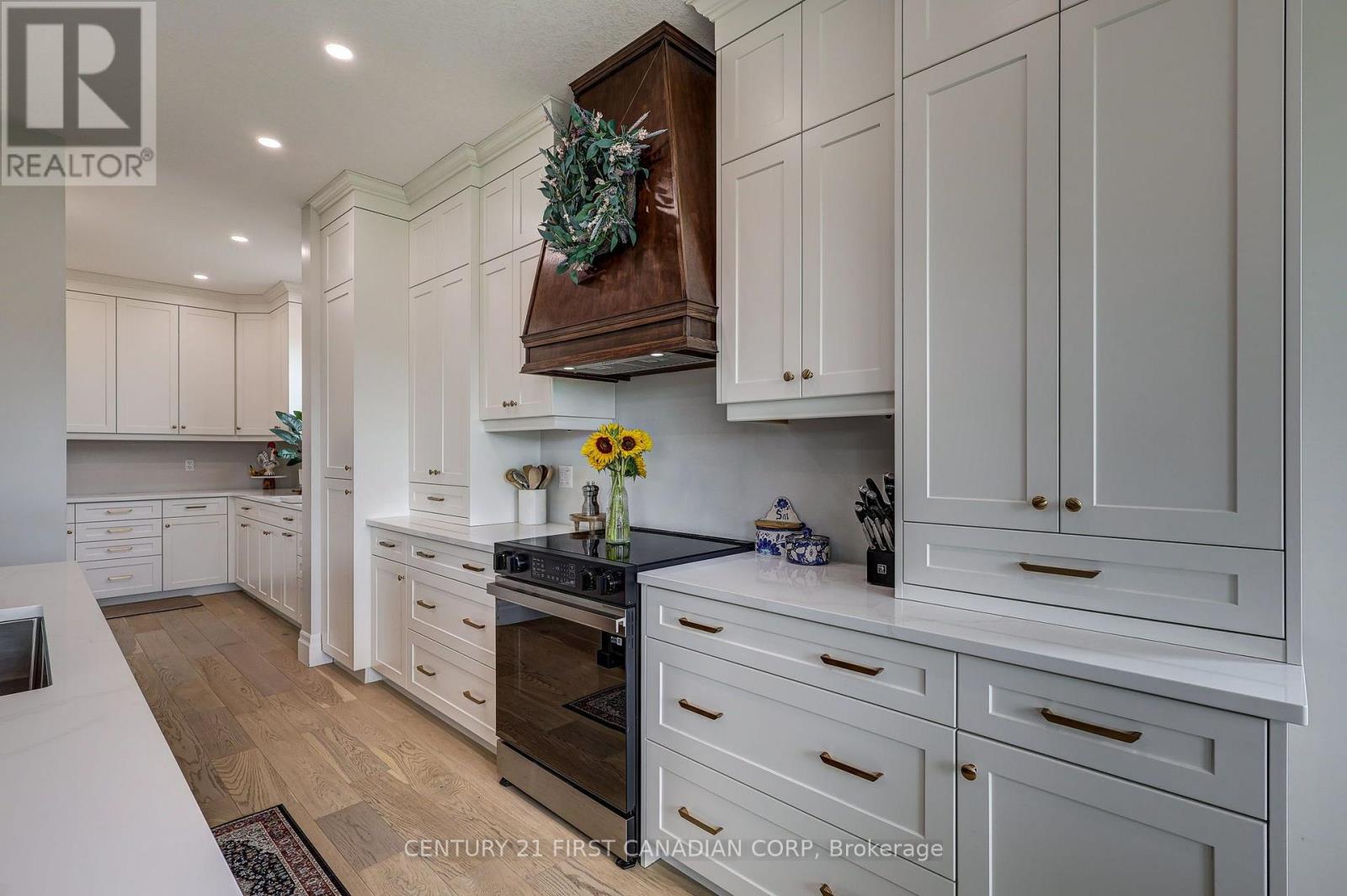 36369 Talbot Line, Southwold, Ontario  N0L 2E0 - Photo 24 - X13657706