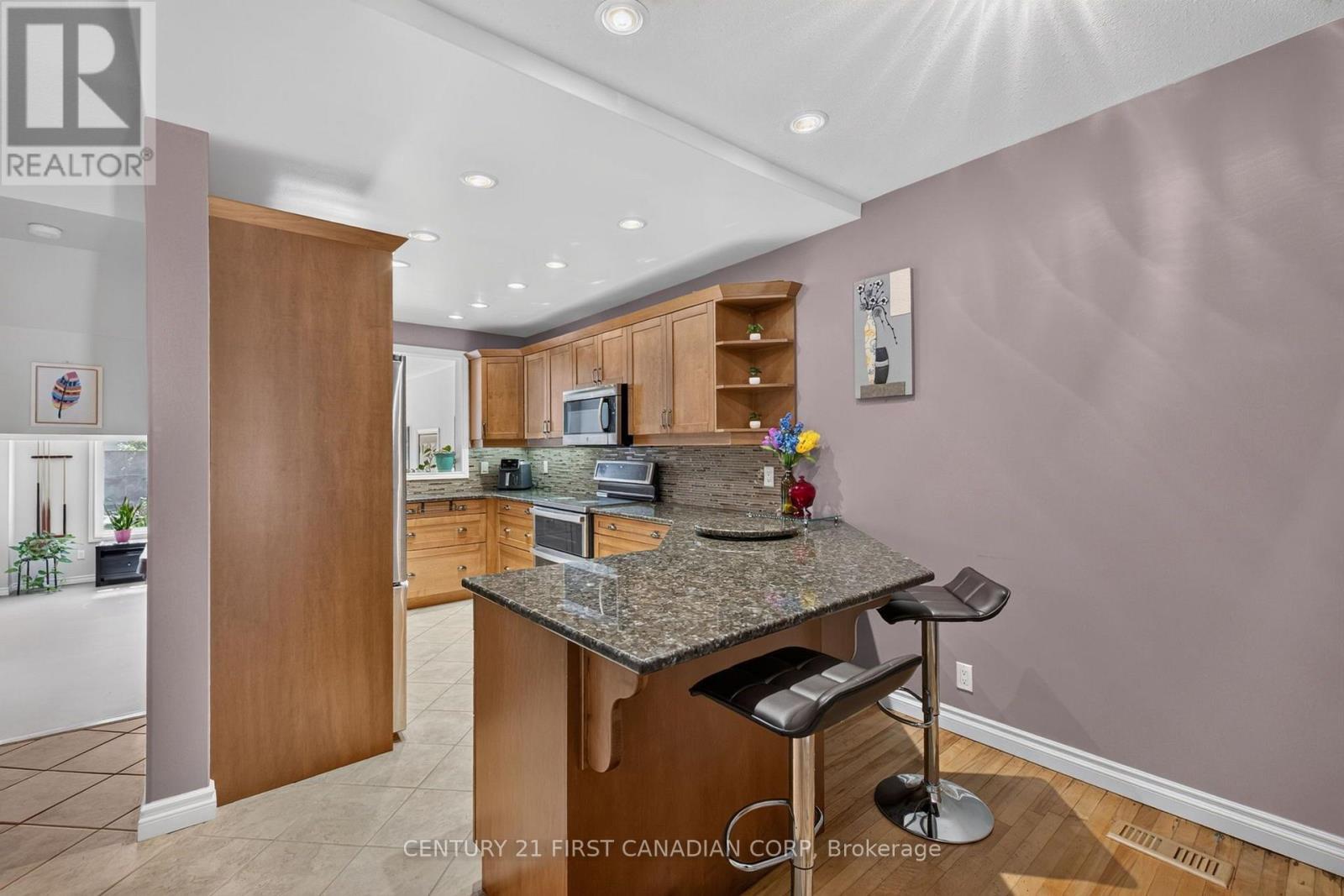 595 Winblest Avenue, London South, Ontario  N6C 3C4 - Photo 6 - X13657724