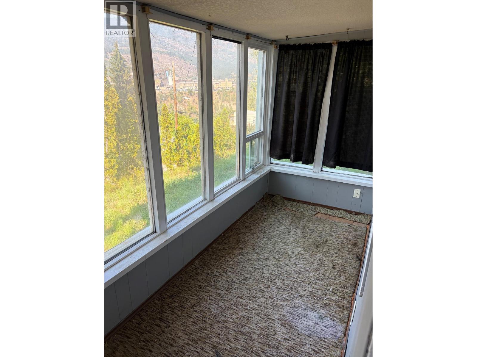 626 Hendry Street, Trail, British Columbia  V1R 3J3 - Photo 24 - 10395887