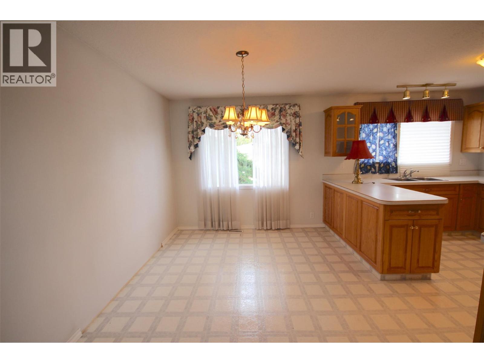 11136 Parkview Drive, Dawson Creek, British Columbia  V1G 4A3 - Photo 6 - 10395835