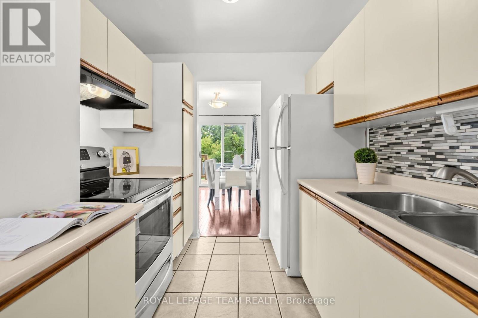 81 Rueter Street, Ottawa, Ontario  K2J 3V6 - Photo 12 - X13657596