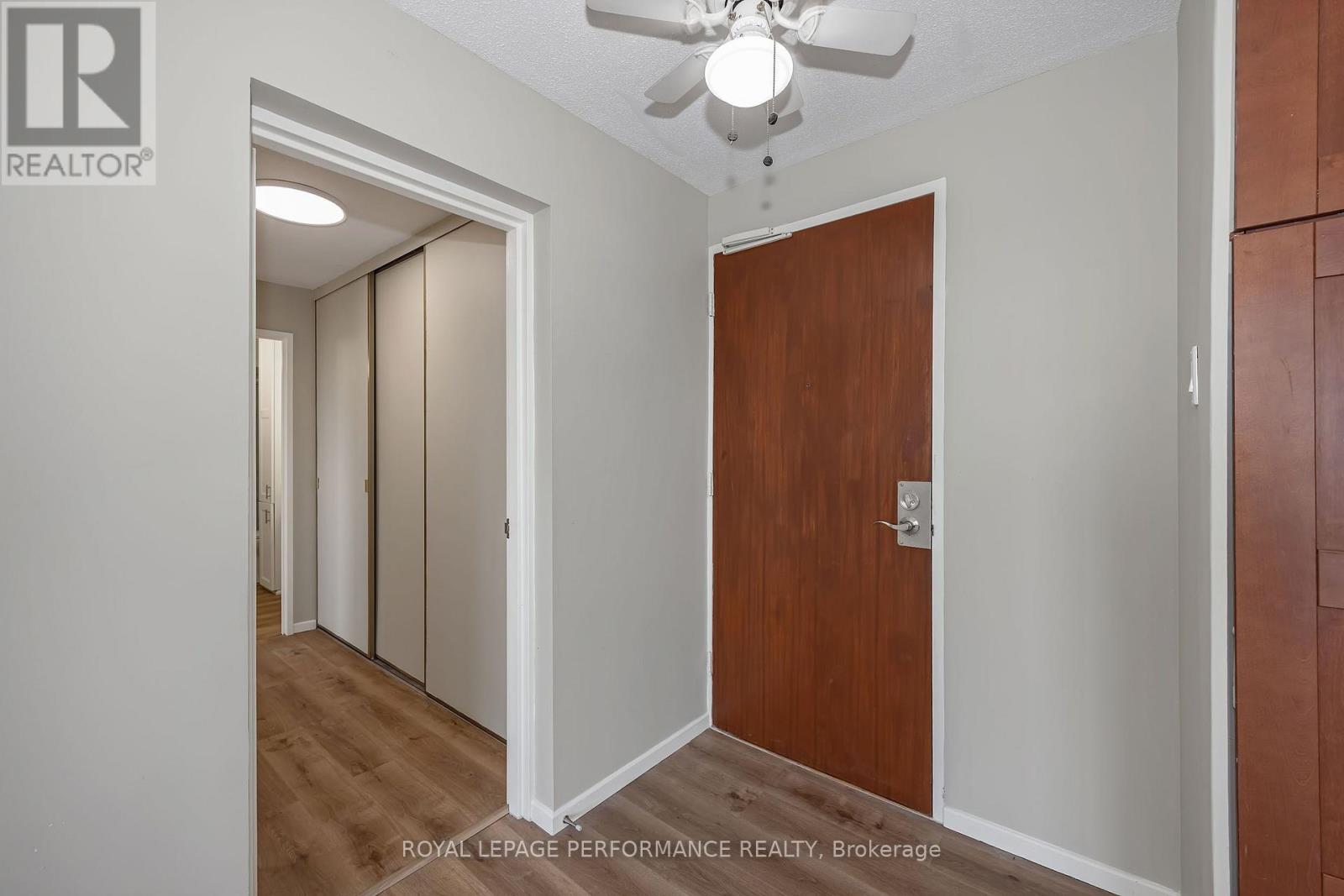 920 - 20 Chesterton Drive, Ottawa, Ontario  K2E 6Z7 - Photo 3 - X13657626