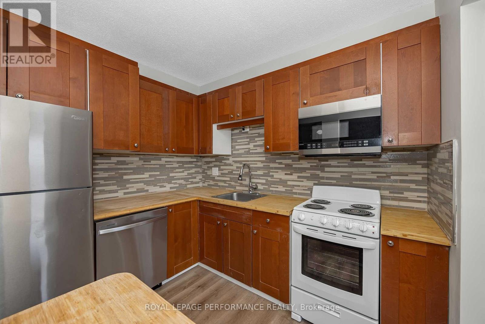 920 - 20 Chesterton Drive, Ottawa, Ontario  K2E 6Z7 - Photo 8 - X13657626