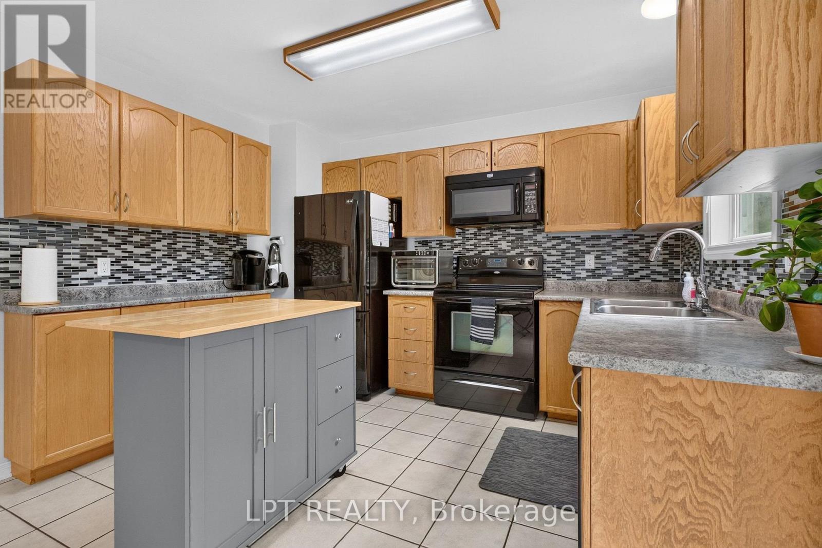 56 Victor Street, Ottawa, Ontario  K2S 1H8 - Photo 10 - X13657732