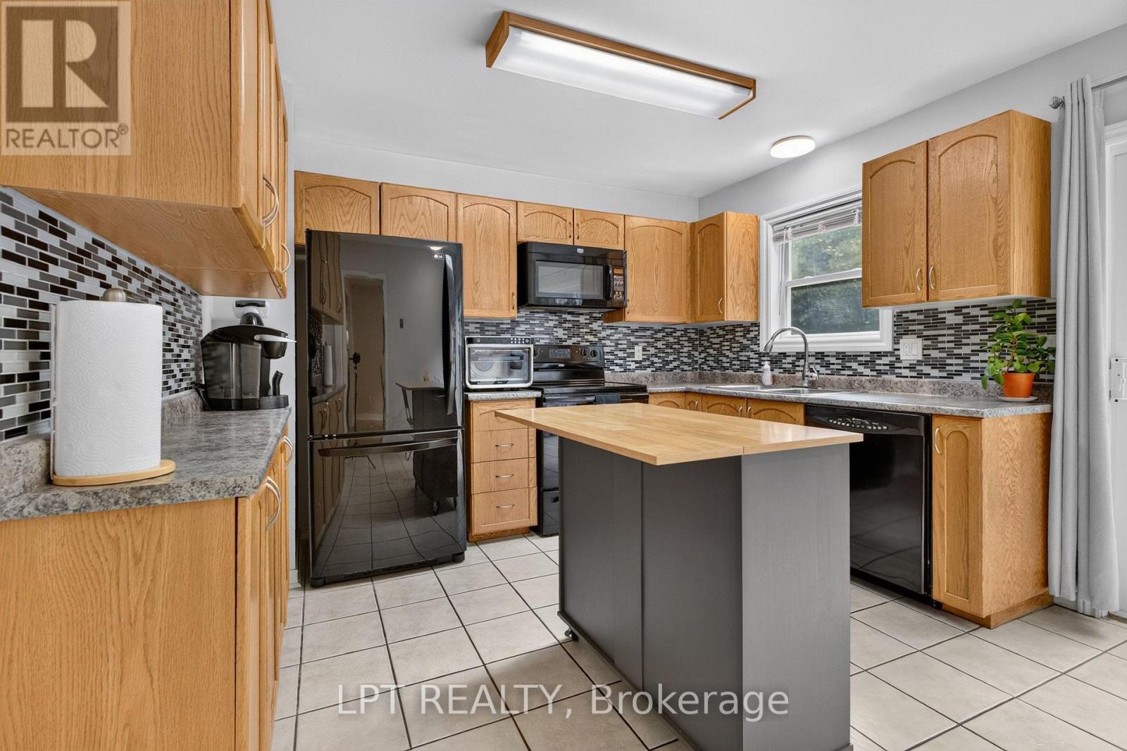 56 Victor Street, Ottawa, Ontario  K2S 1H8 - Photo 11 - X13657732