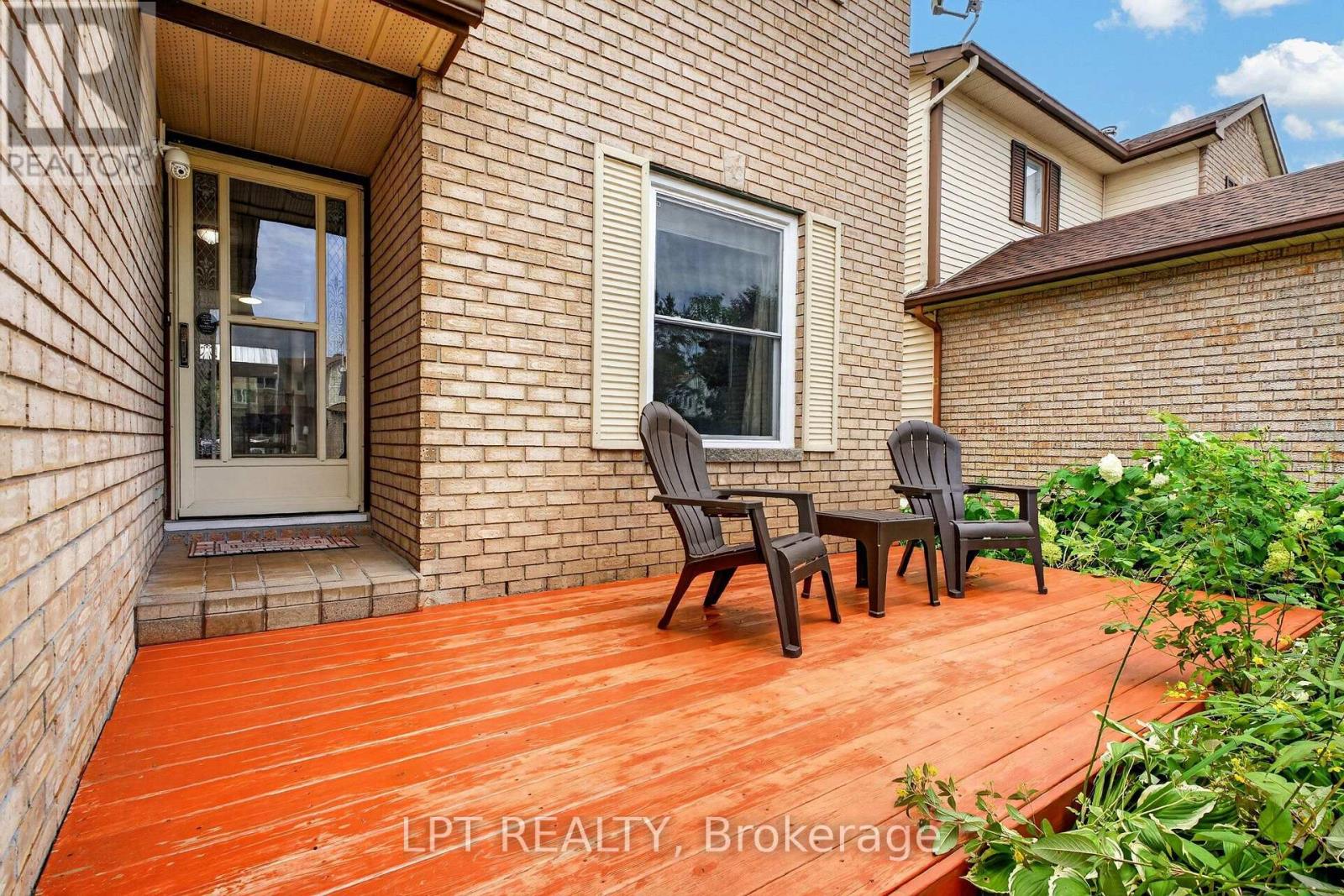 56 Victor Street, Ottawa, Ontario  K2S 1H8 - Photo 3 - X13657732