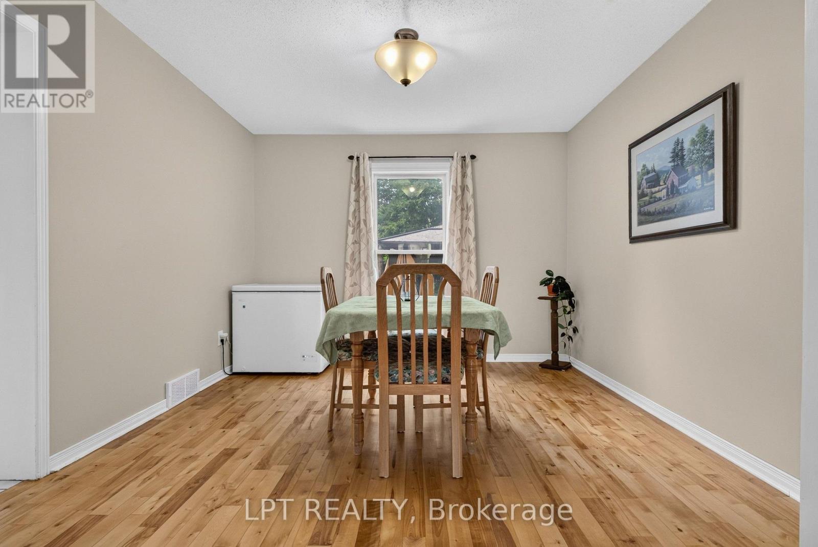 56 Victor Street, Ottawa, Ontario  K2S 1H8 - Photo 7 - X13657732
