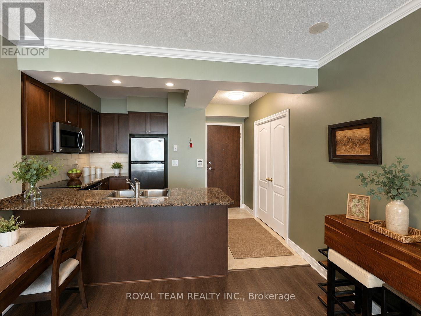 1110 - 100 Promenade Circle, Vaughan, Ontario  L4J 7W7 - Photo 6 - N13657518
