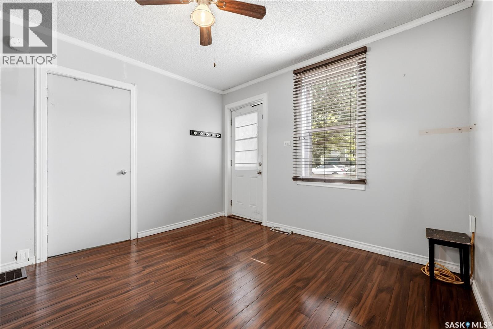 558 Osler Street, Regina, Saskatchewan  S4R 1W1 - Photo 4 - SK045120