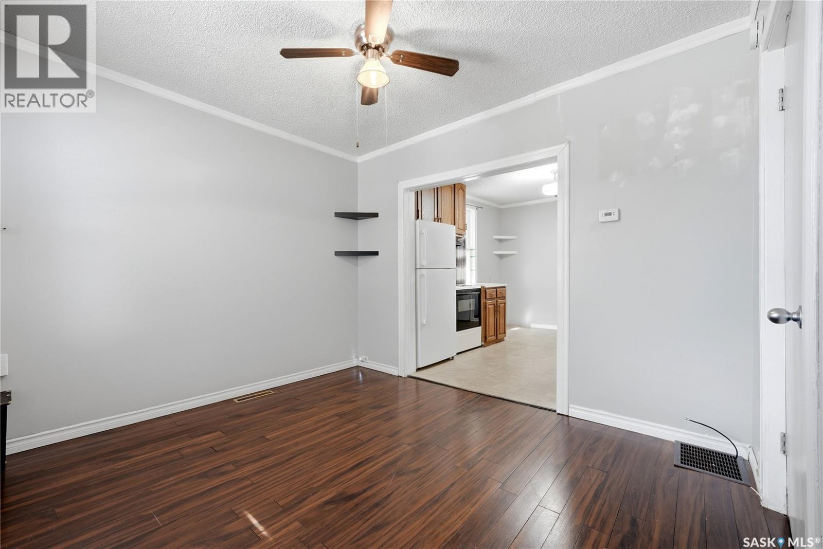 558 Osler Street, Regina, Saskatchewan  S4R 1W1 - Photo 5 - SK045120