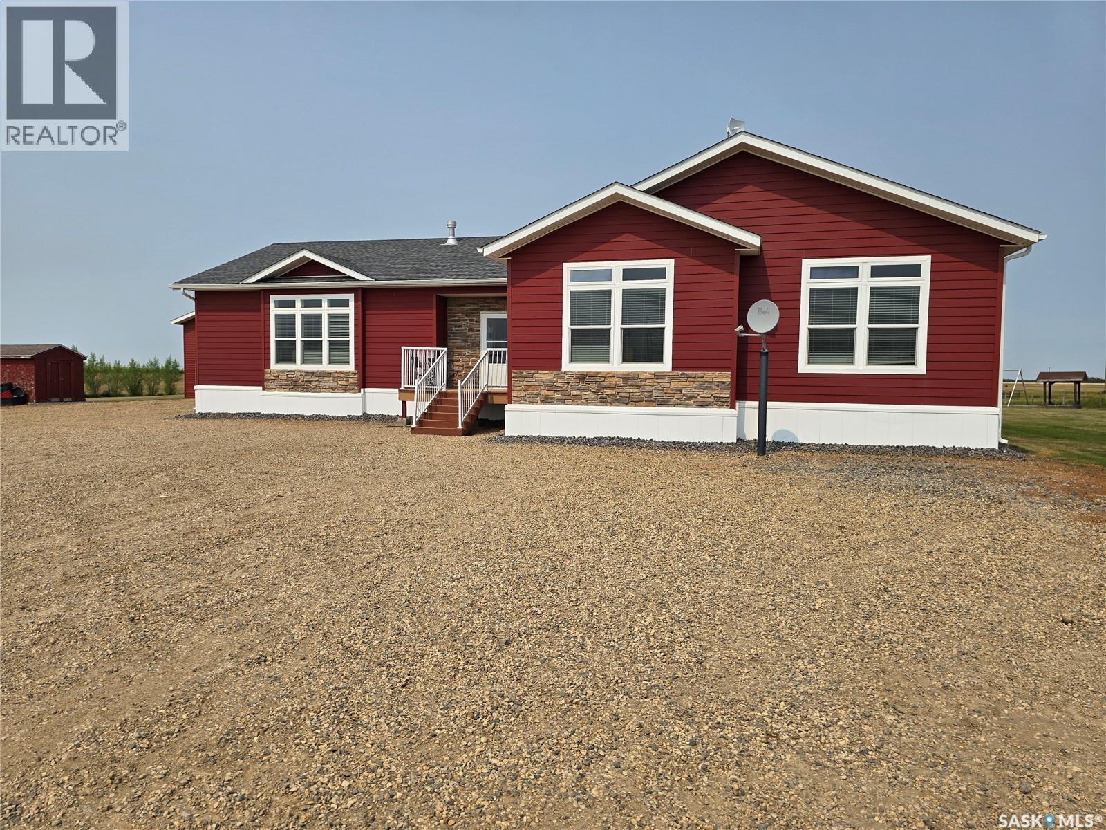 Eberts Acreage, Weyburn Rm No. 67, Saskatchewan  S4H 2J9 - Photo 1 - SK045117