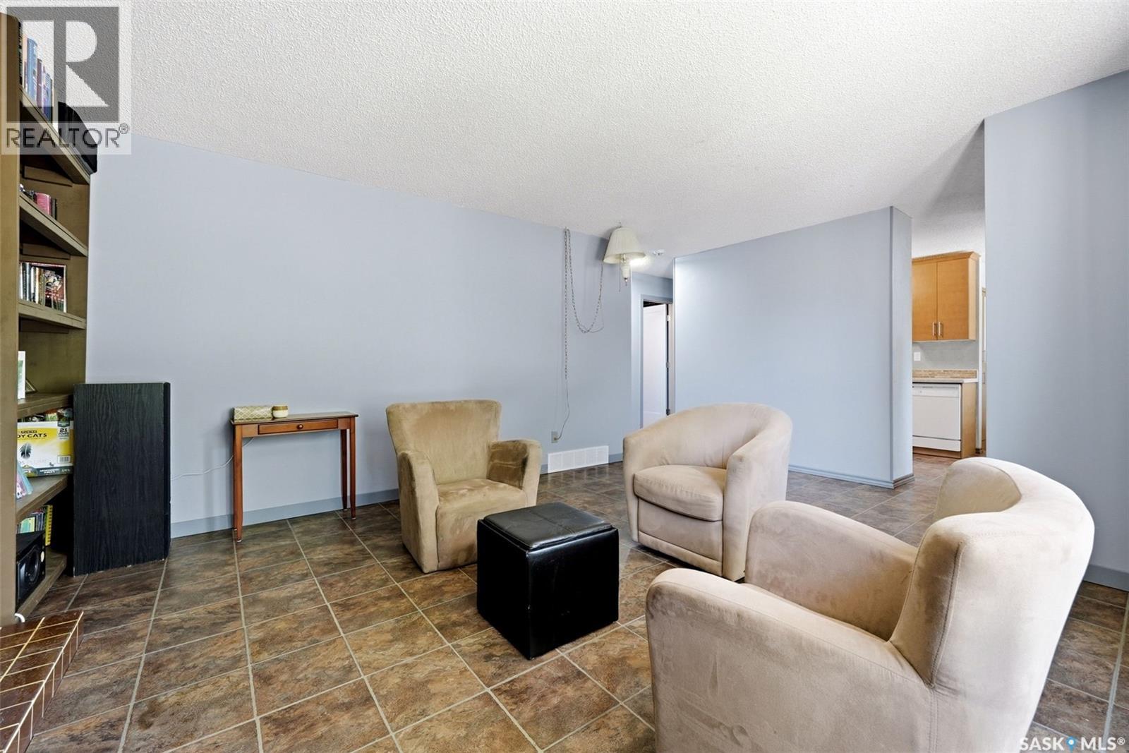 51 Martinac Crescent, Regina, Saskatchewan  S4X 1R5 - Photo 6 - SK045103