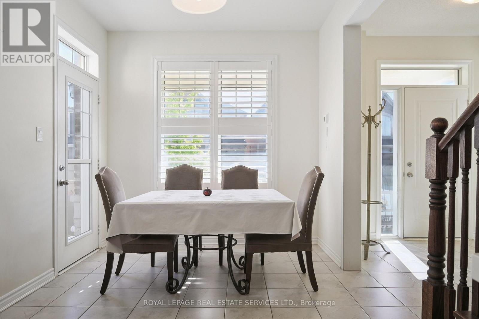 556 Juneberry Court, Milton, Ontario  L9E 1M8 - Photo 6 - W13657492