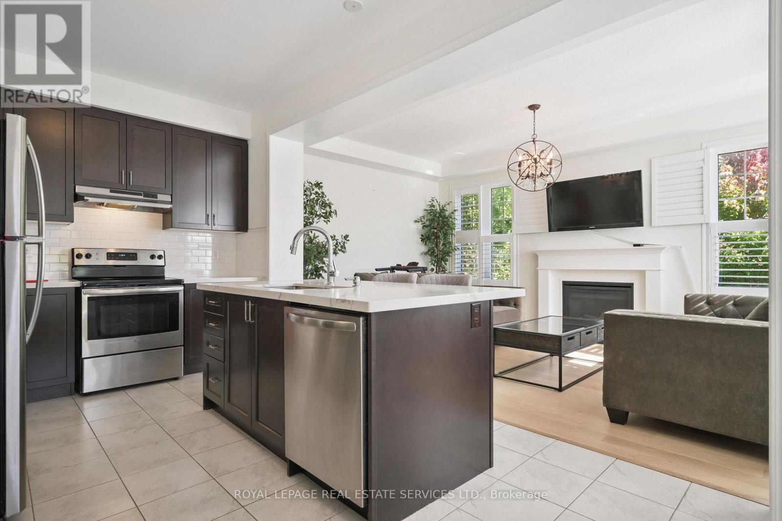 556 Juneberry Court, Milton, Ontario  L9E 1M8 - Photo 8 - W13657492