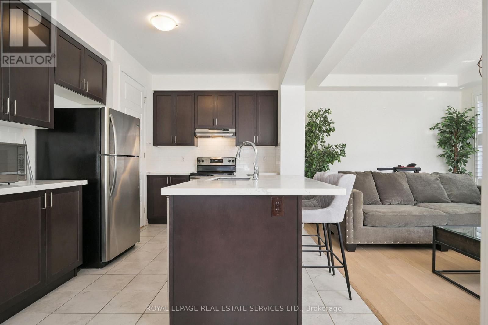 556 Juneberry Court, Milton, Ontario  L9E 1M8 - Photo 9 - W13657492