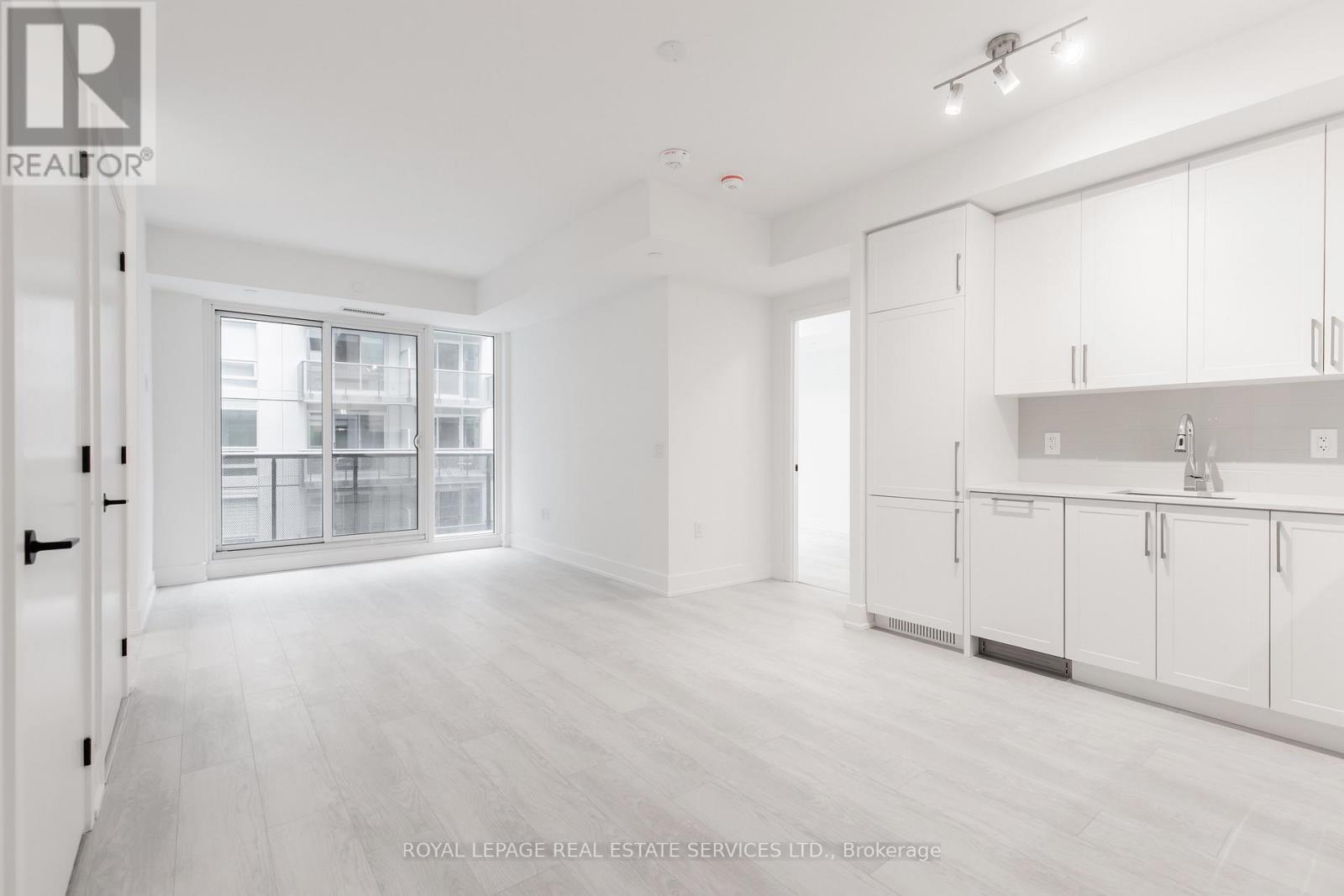 325 - 2450 Old Bronte Road, Oakville, Ontario L6M 5P6 - Photo 2 - W13657546