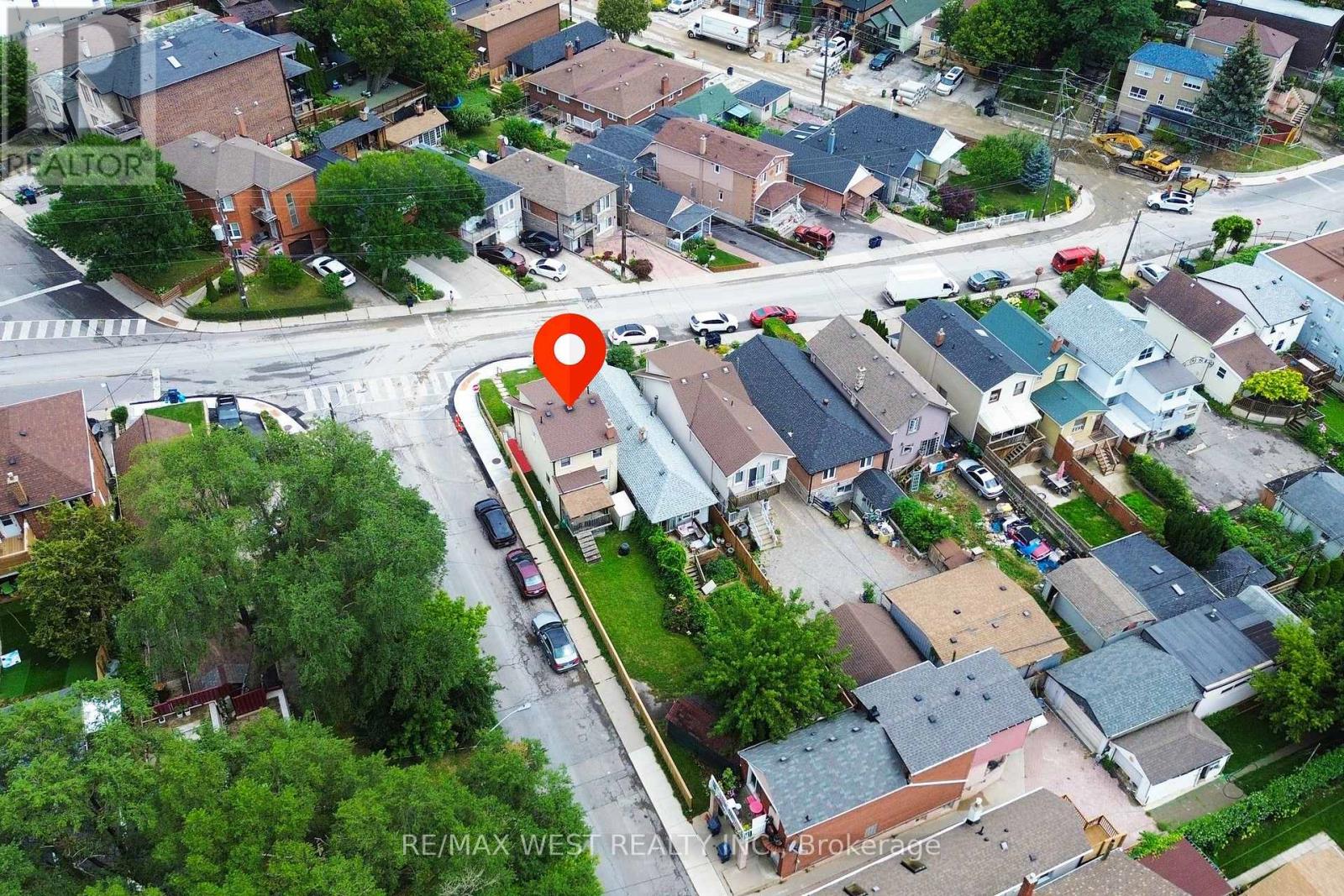 410 Silverthorn Avenue, Toronto, Ontario  M6M 3H2 - Photo 11 - W13657604