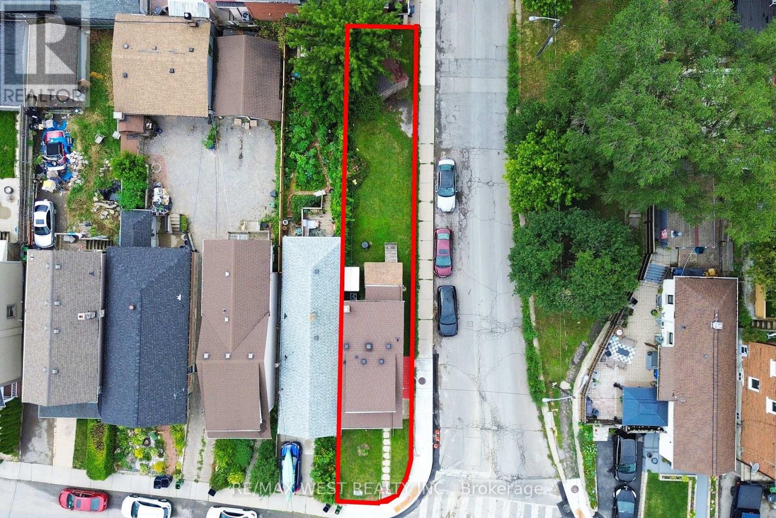 410 Silverthorn Avenue, Toronto, Ontario  M6M 3H2 - Photo 2 - W13657604