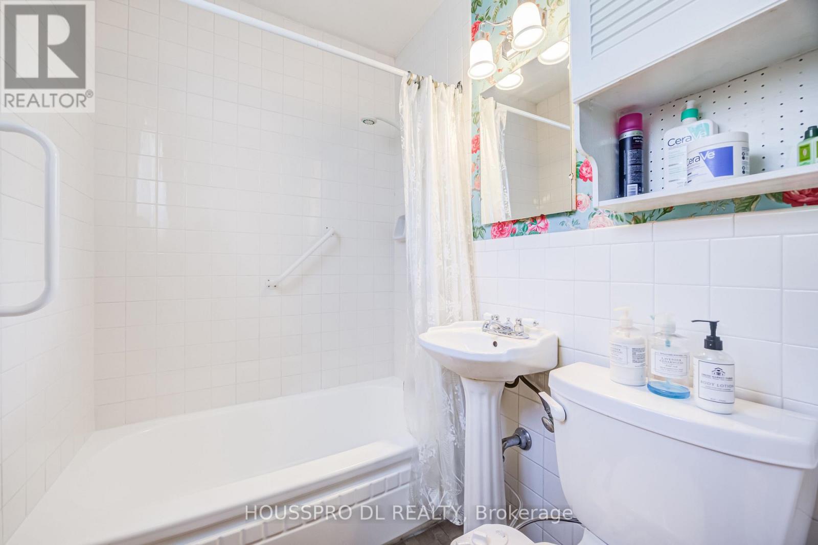 42 Chalfont Road, Toronto, Ontario  M9W 3S5 - Photo 12 - W13657760