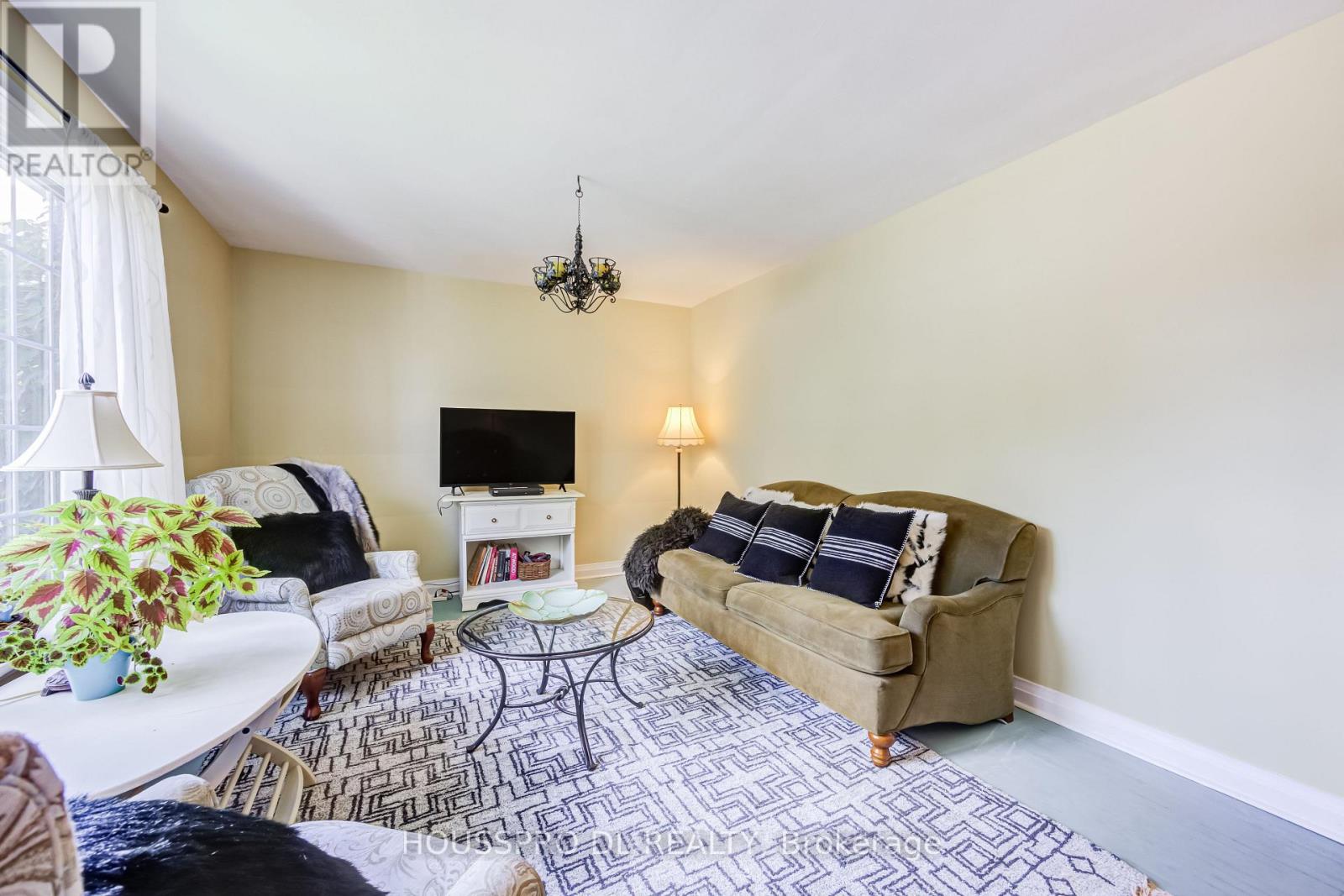 42 Chalfont Road, Toronto, Ontario  M9W 3S5 - Photo 4 - W13657760