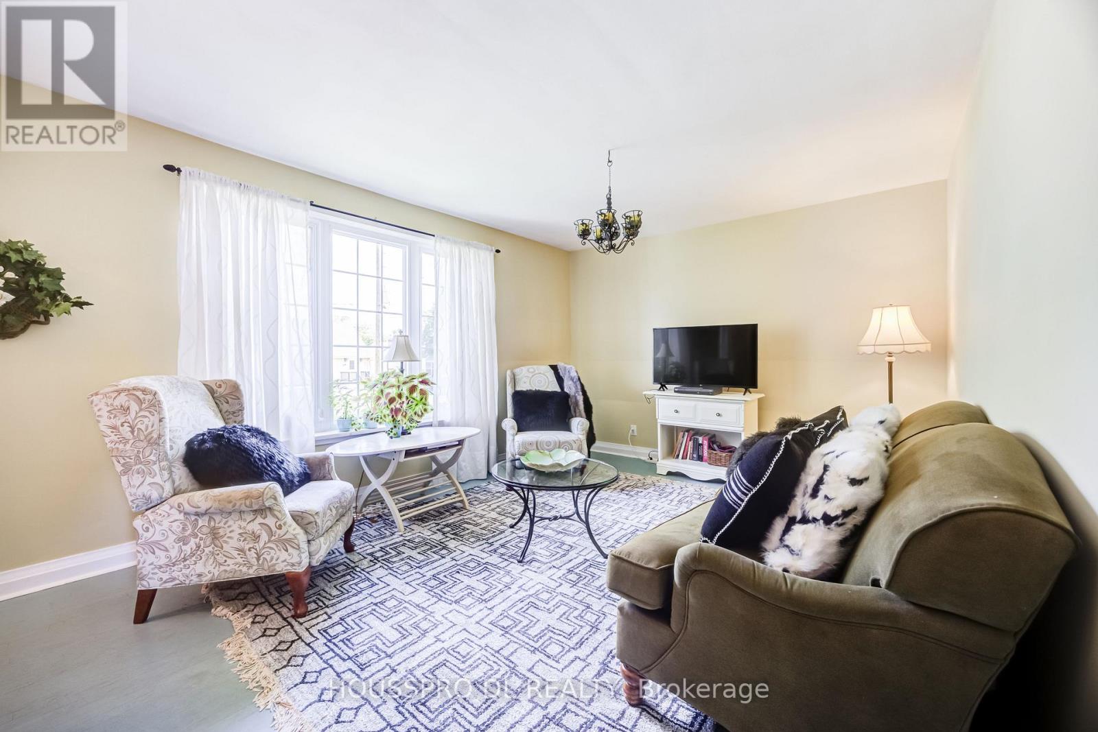 42 Chalfont Road, Toronto, Ontario  M9W 3S5 - Photo 5 - W13657760