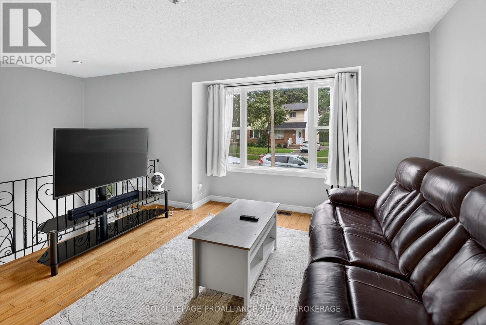 117 Wycliffe Crescent, Kingston, Ontario  K7K 6B3 - Photo 4 - X13657414